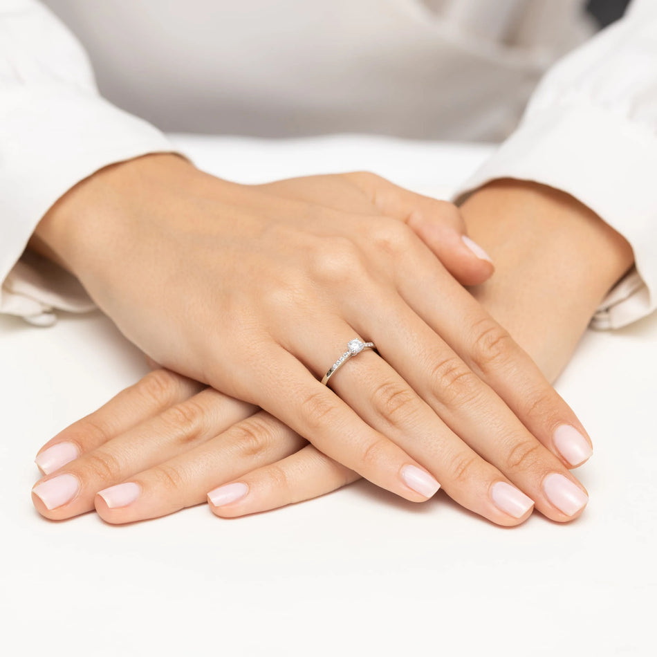 White Gold engagement ring with Round 0.25 ct Central and 0.07 ct Sideline Lab-grown Diamonds - GREMARI fine jewelry