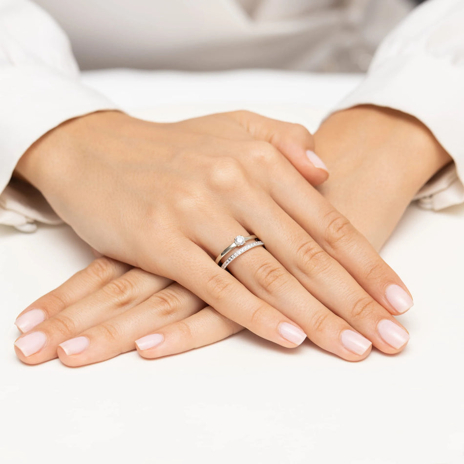 White Gold engagement ring with Round 0.25 ct Central and 0.16 ct Sideline Lab-grown Diamonds - GREMARI fine jewelry