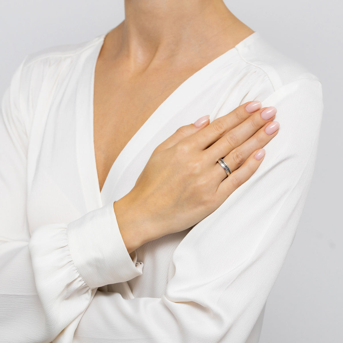 silver-ring-with-zirconia-sp008-925-czs