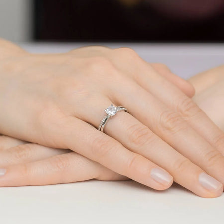 silver-ring-with-zirconia-up010-925-s