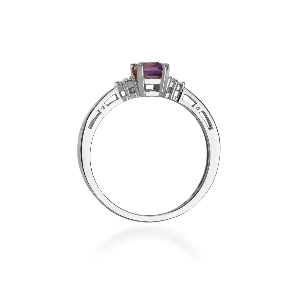 gold-ring-with-0-50ct-amethyst-and-diamonds-w0002-amv-01