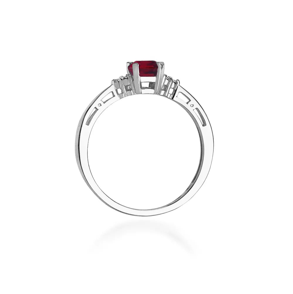 gold-ring-with-0-80ct-ruby-and-diamonds-w0002-rur-01