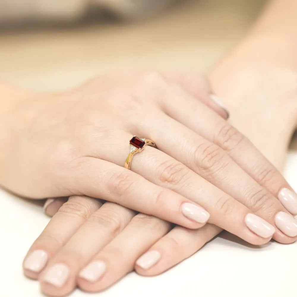 gold-ring-with-0-65ct-topaz-and-diamonds-copy