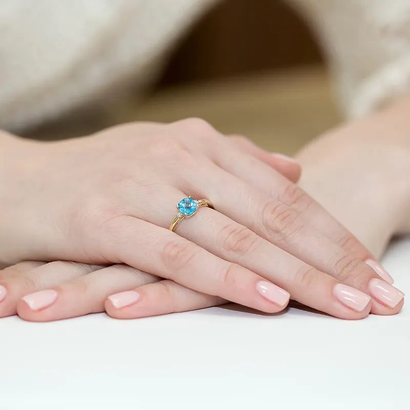 zlatý prsten s topazem 1,10 ct a diamanty w0003-tob-01