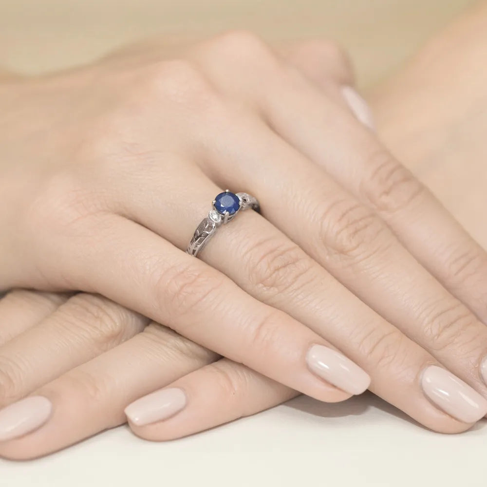 zlatý prsteň so zafírom 0,50 ct a diamantmi 0,02 ct w0014-sab-01