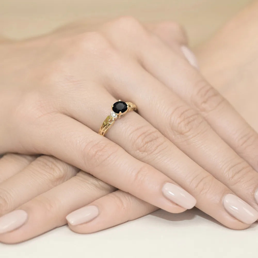 gold-ring-with-0-50ct-black-and-0-02ct-diamonds-w0014-dib-01