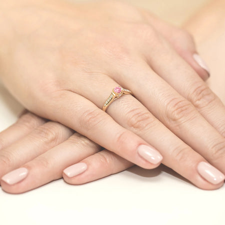 gold-ring-with-0-30ct-pink-topaz-and-0-103ct-diamonds-w0016-top-01