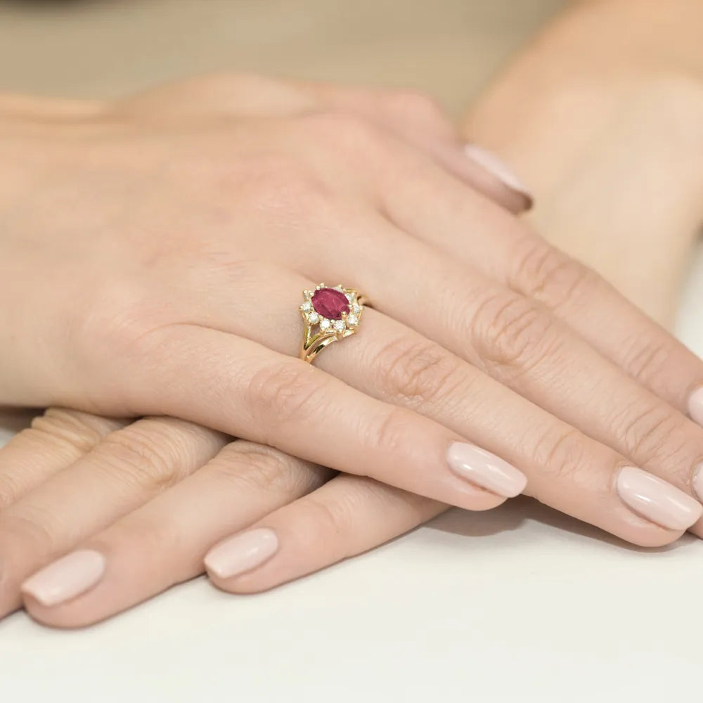 zlatý prsteň s 1,00 ct rubínom a 0,30 ct diamantmi w0037-rur-01