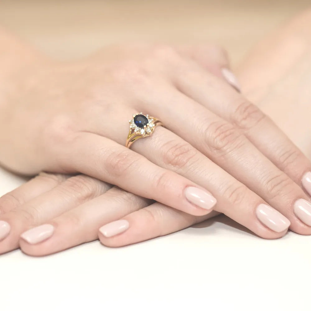 goldring-mit-0-90ct-saphir-und-0-30ct-diamanten-w0037-sab-01