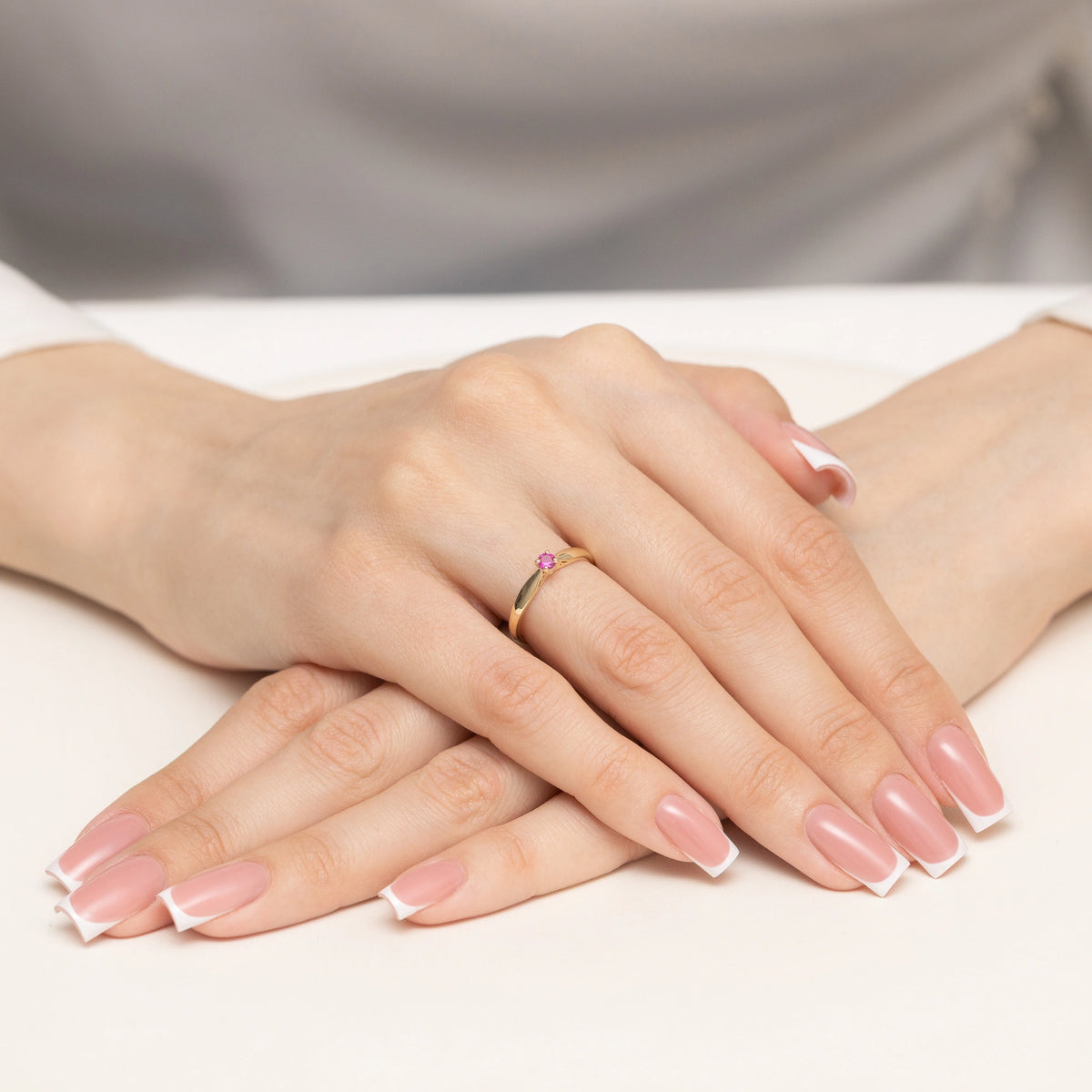 8k-gold-ring-with-red-zirconia-w0045-z6-zir-01