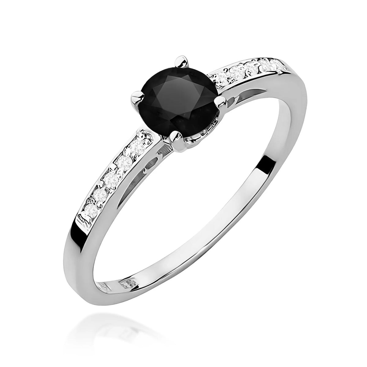 Bague en or blanc avec diamant noir de 0,50 ct et diamants de 0,05 ct