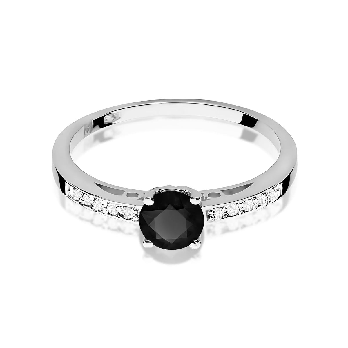 Bague en or blanc avec diamant noir de 0,50 ct et diamants de 0,05 ct