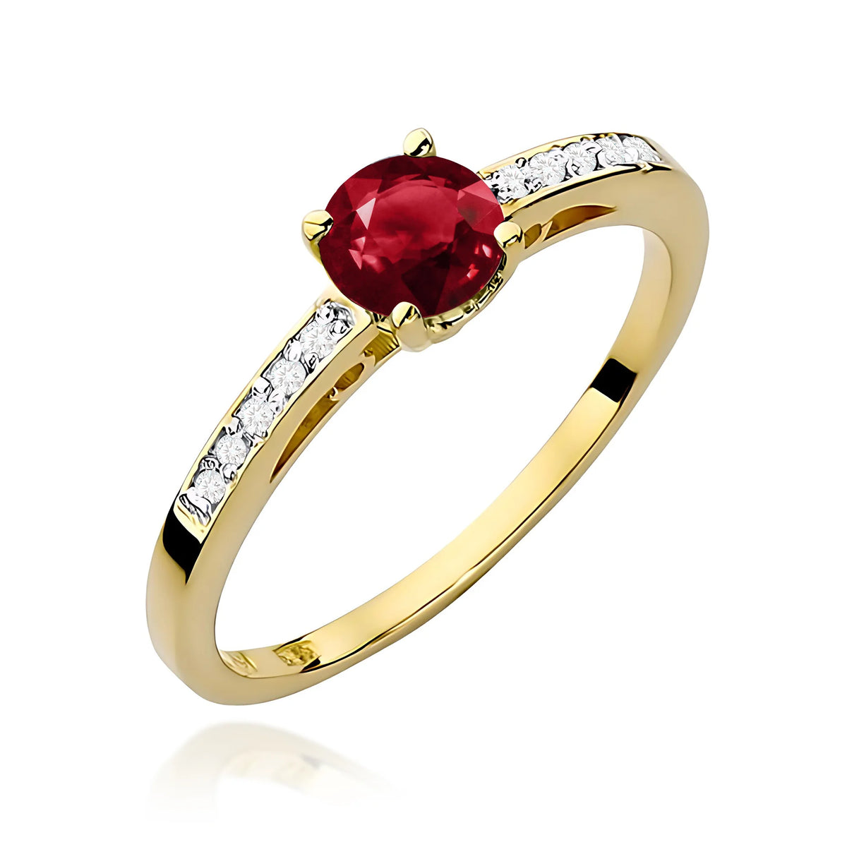 Gold Ring with 0.60ct Garnet and 0.05ct Diamonds