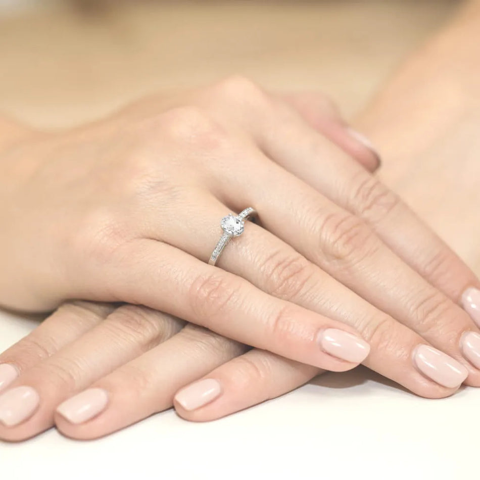 bague-en-or-avec-saphir-blanc-de-0-50ct-et-diamants-de-0-05ct-w0067-saw-01