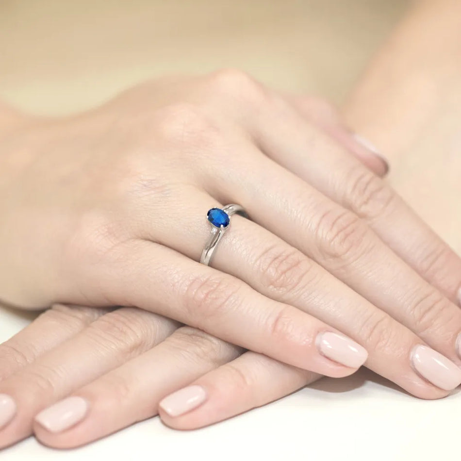 zlatý prsteň so zafírom 0,70 ct a diamantmi 0,029 ct w0068-sab-01