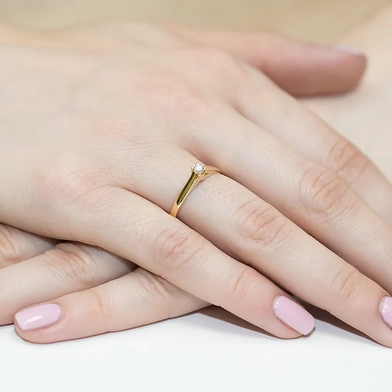 bague-en-or-avec-diamant-de-0-10ct-w0070-diw-01