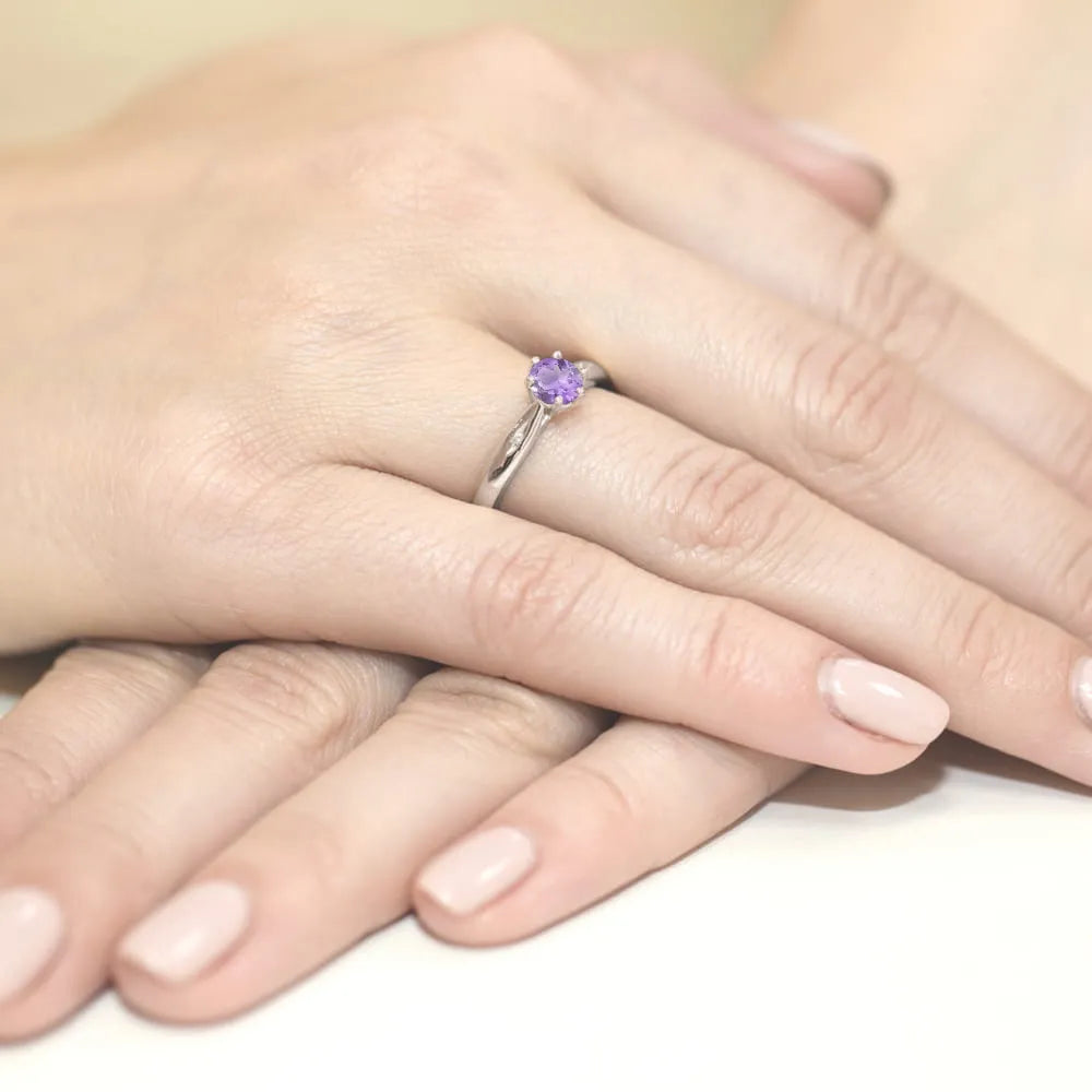 goldring-mit-0-50ct-amethyst-und-diamanten-w0074-amv-01