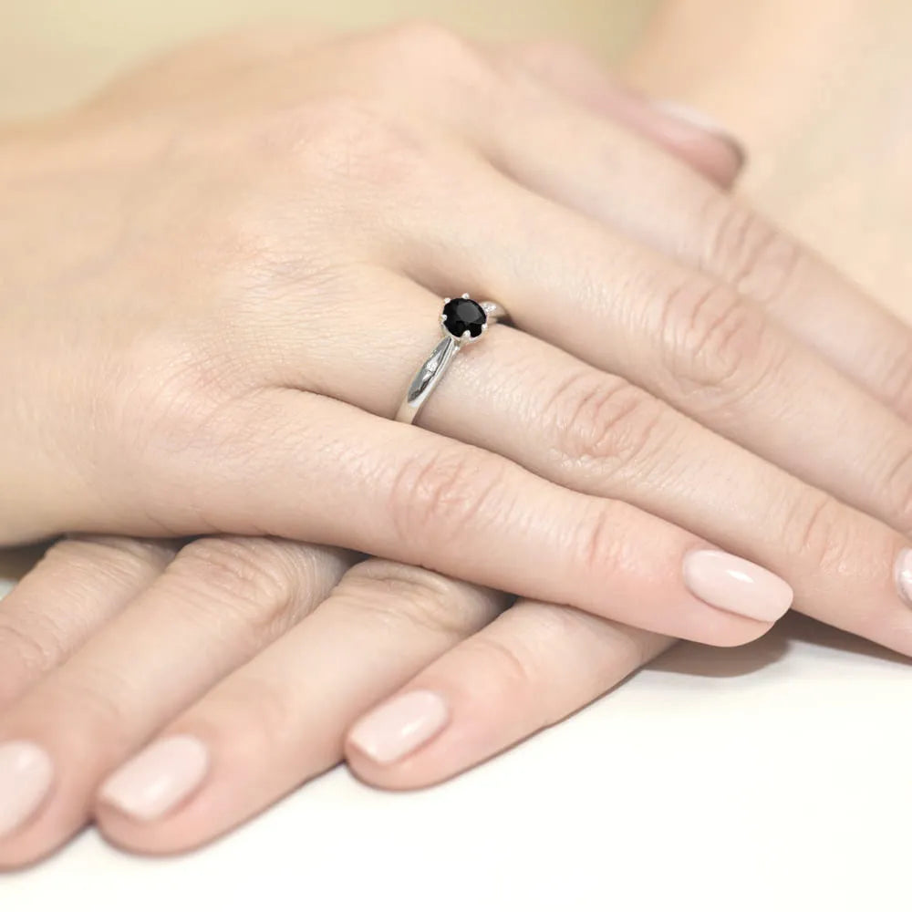 zlatý prsteň s 0,50 ct čiernym diamantom a 0,01 ct diamantmi w0074-dib-01