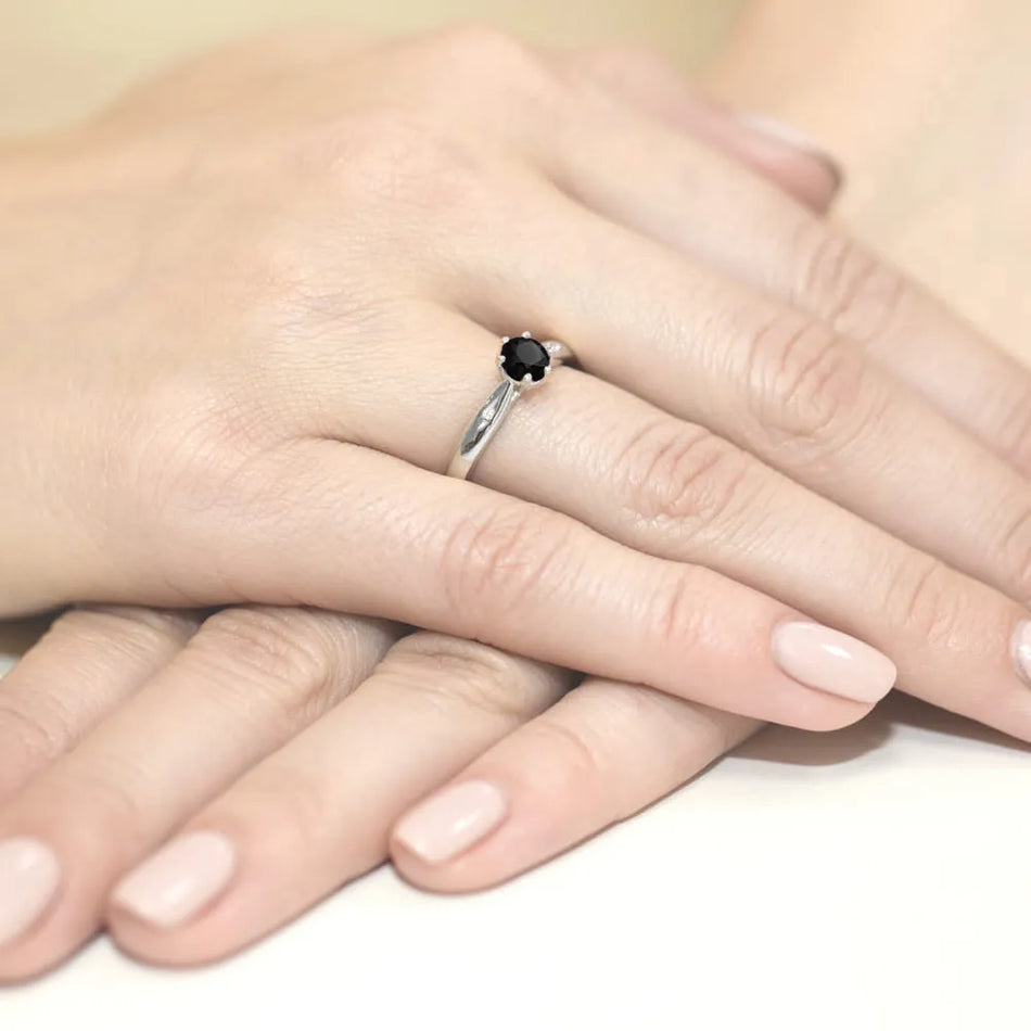 zlatý prsten s 0,50ct černým diamantem a 0,01ct diamanty w0074-dib-01