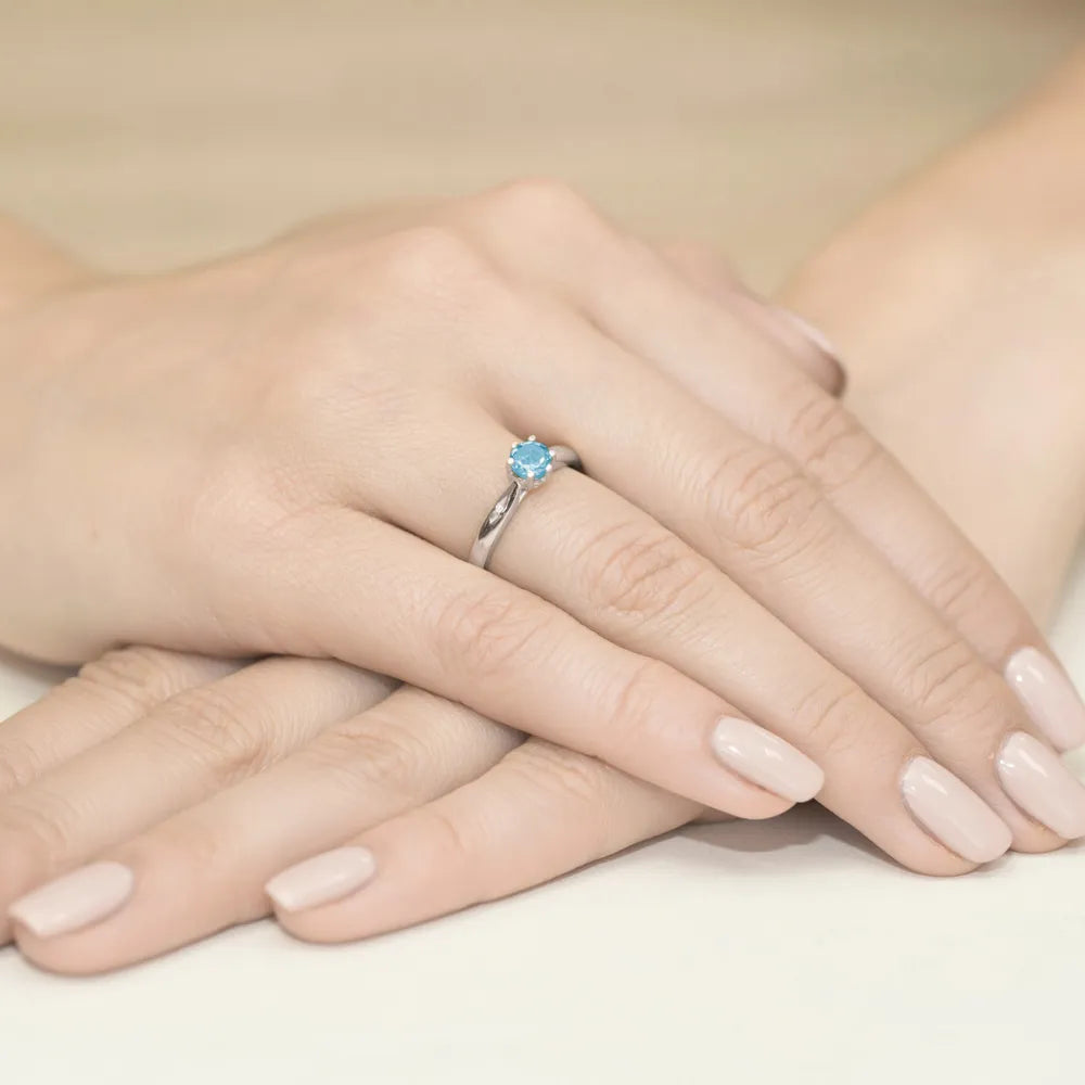 gold-ring-with-0-50ct-topaz-and-diamonds-w0074-tob-01