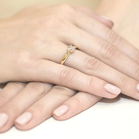 gold-ring-with-0-40ct-morganite-and-0-01ct-diamonds-w0074-mop-01