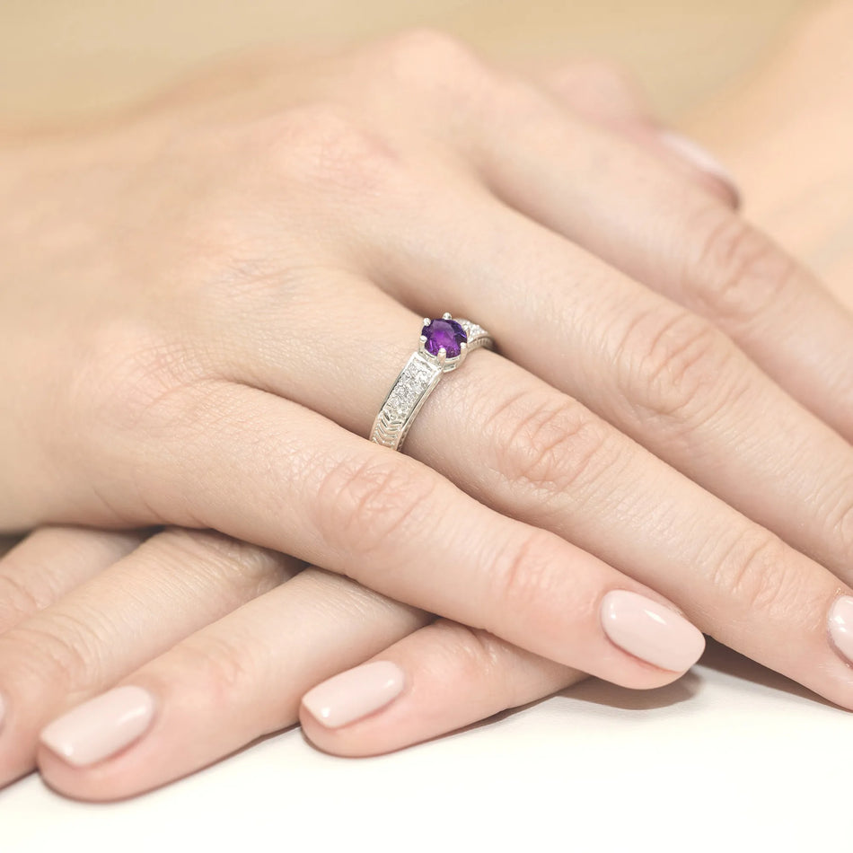 gold-ring-with-0-50ct-amethyst-and-diamonds-w0075-amv-01