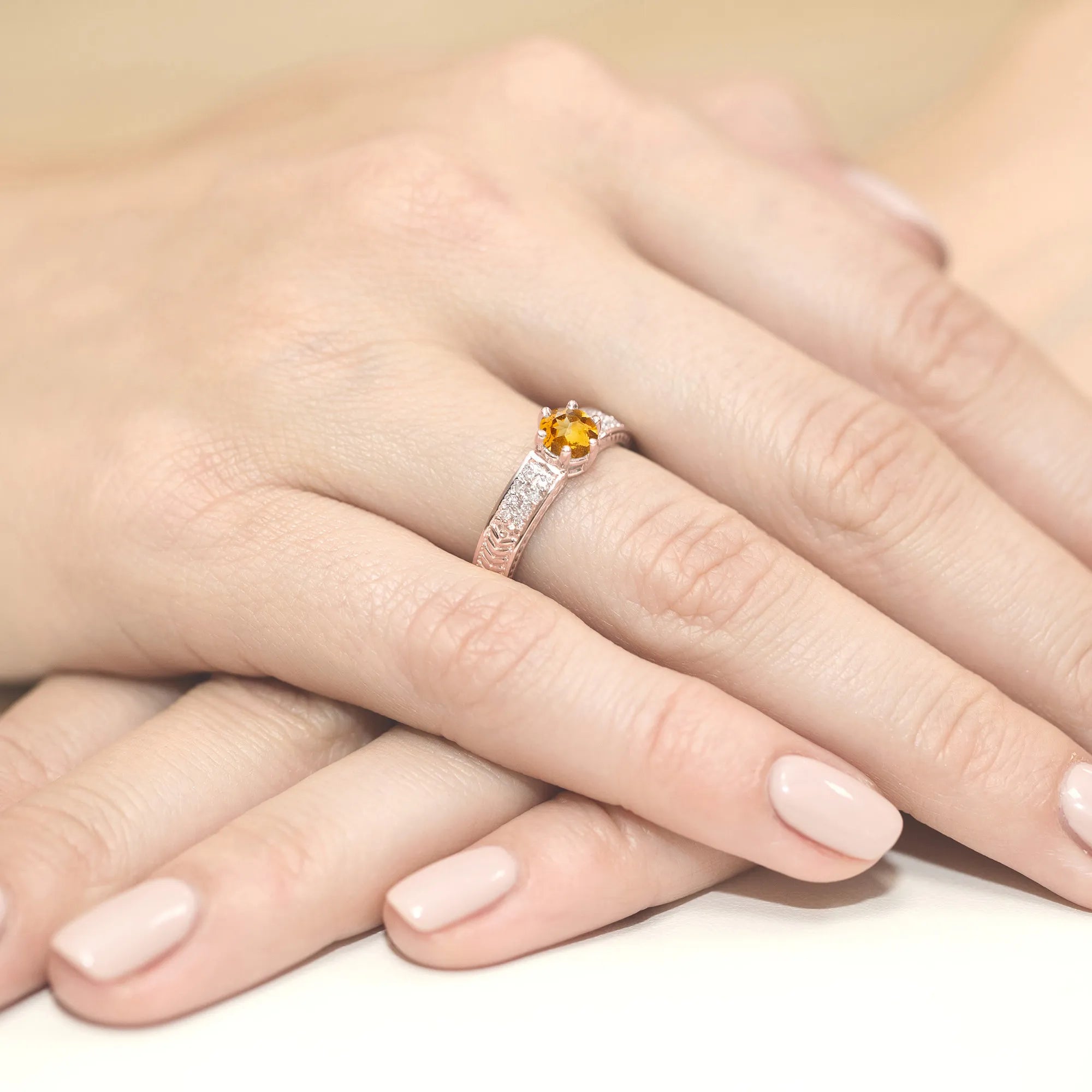 gold-ring-with-0-50ct-citrin-and-diamonds-w0075-ciy-01