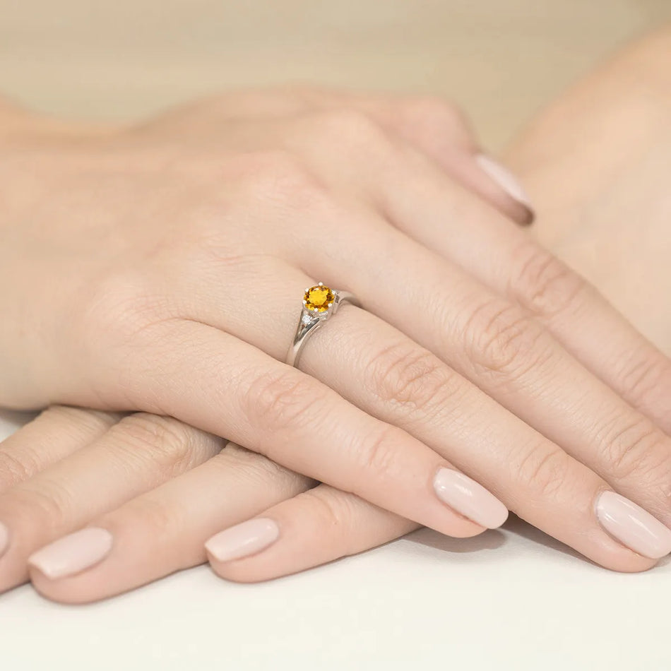 zlatý prsteň s 0,50 ct citrínom a diamantmi w0076-ciy-01