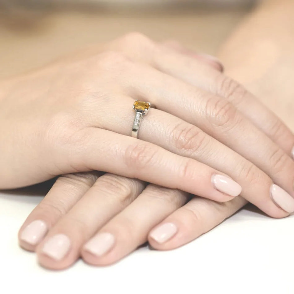 zlatý prsten s 0,80ct rubínem a 0,04ct diamanty w0078-ciy-01