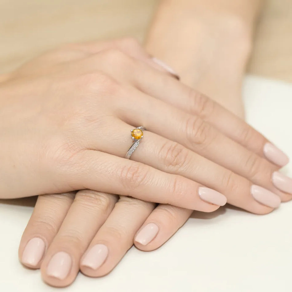 zlatý prsteň s 0,50 ct citrínom a 0,05 ct diamantmi w0084-ciy-01