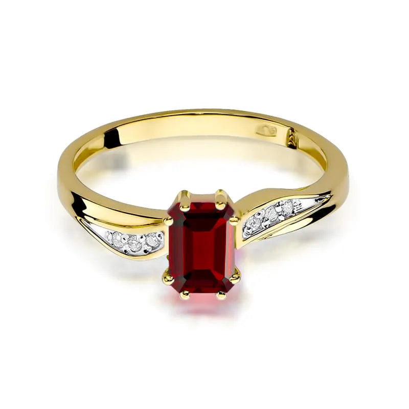 gold-ring-with-0-80ct-ruby-and-0-03ct-diamonds-w0094-rur-01