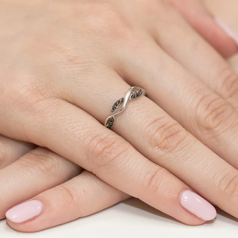 gold-ring-with-0-07ct-black-diamonds-w0096-dib-01
