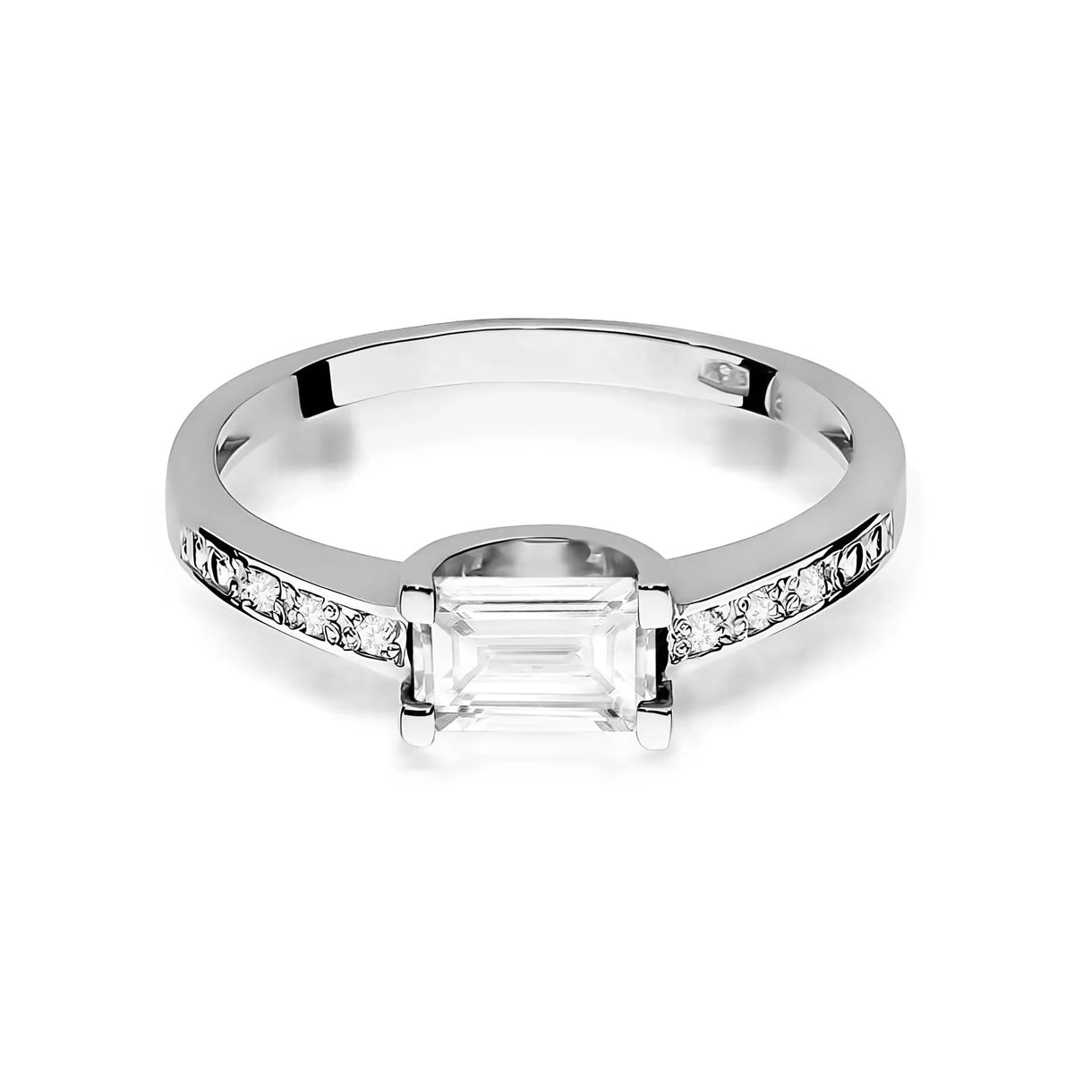 Lab-grown Diamond Engagement Ring in 585 White Gold