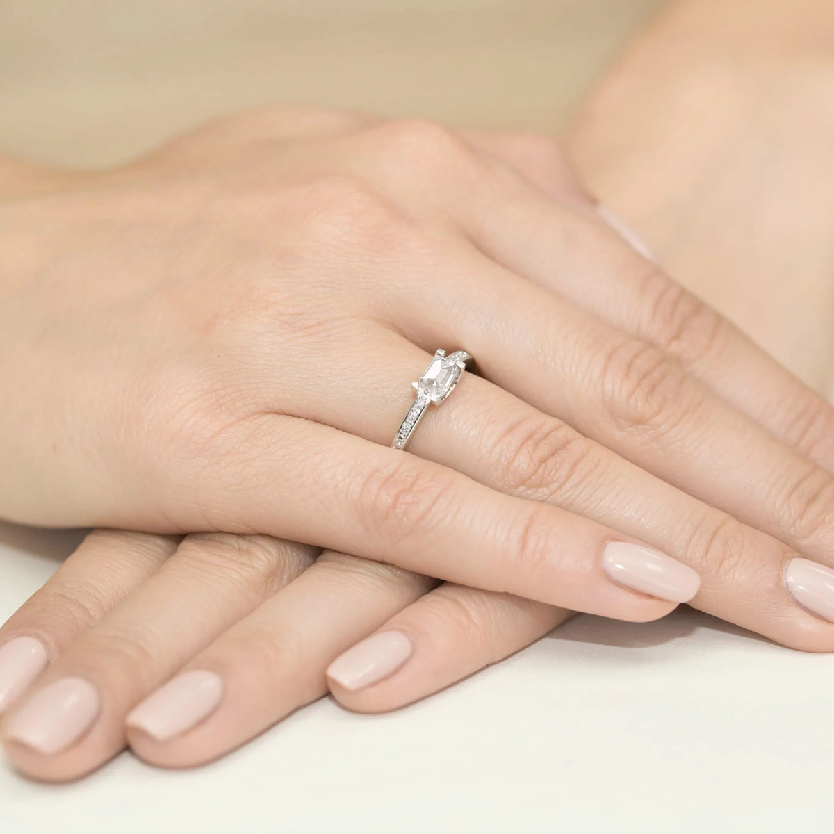 Lab-grown Diamond Engagement Ring in 585 White Gold