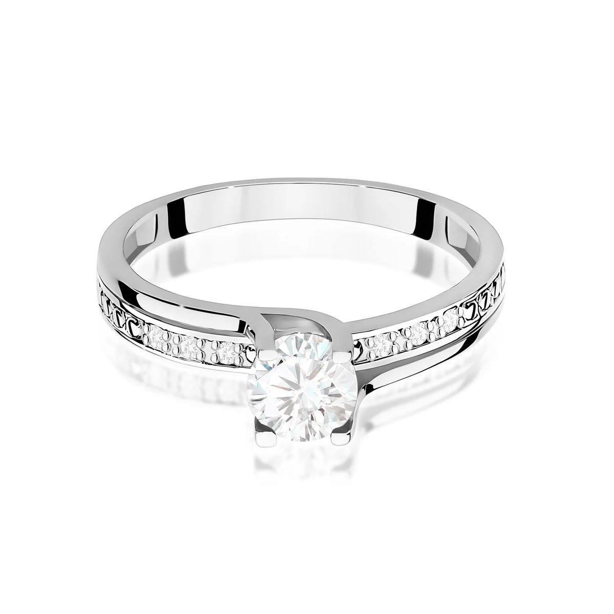 Ozdobný prsteň z bieleho 14k zlata s bielym zafírom 0,60 ct a diamantmi 0,03 ct