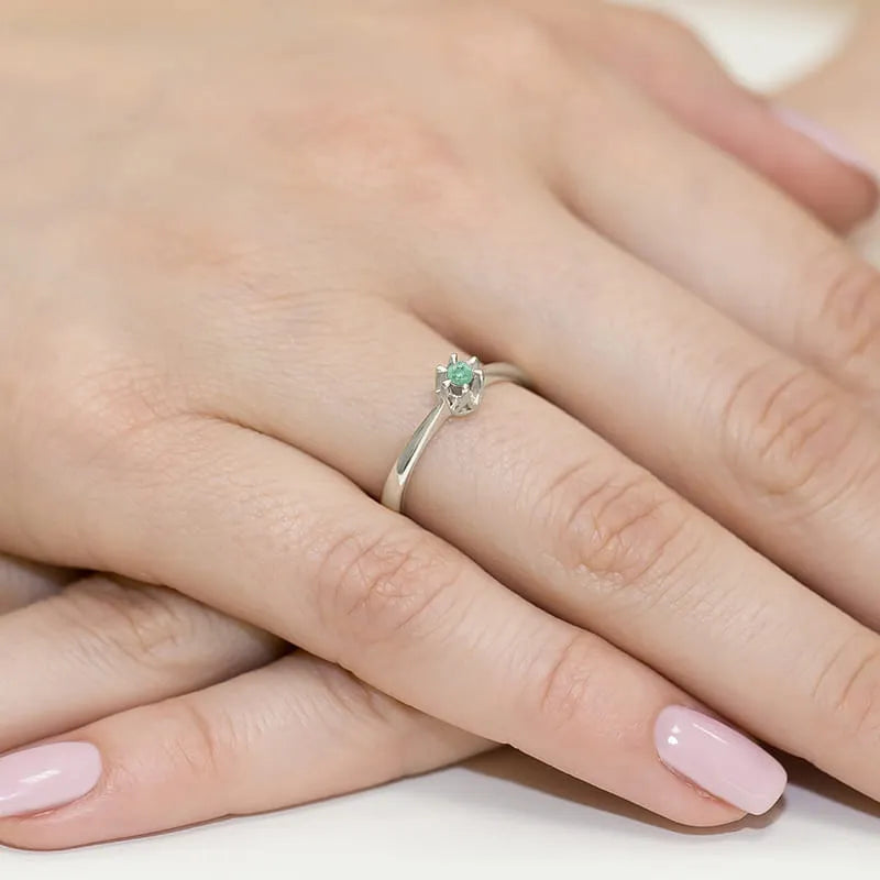 gold-ring-with-0-15ct-emerald-w0111-emg-01