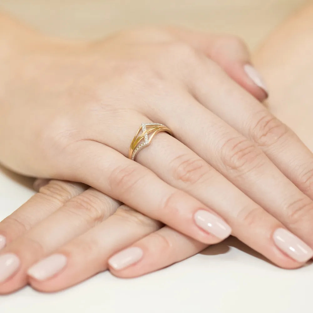 gold-ring-with-0-03ct-diamonds-w0114-diw-01