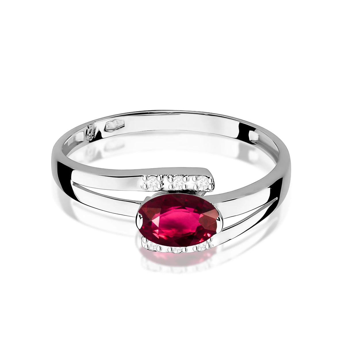 Bague en or blanc avec rhodolite 0,50 ct et diamants 0,052 ct