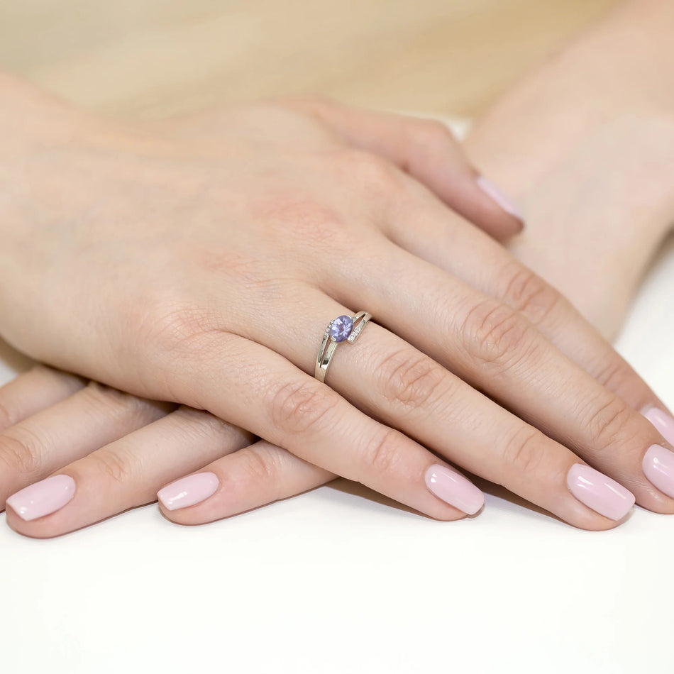 White Gold Ring with 0.40ct Tansanit and 0.052ct Diamonds