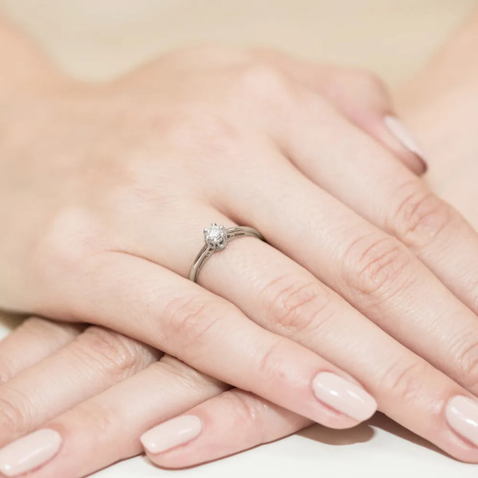 bague-en-or-avec-diamant-de-0-15ct-w0133-diw-01