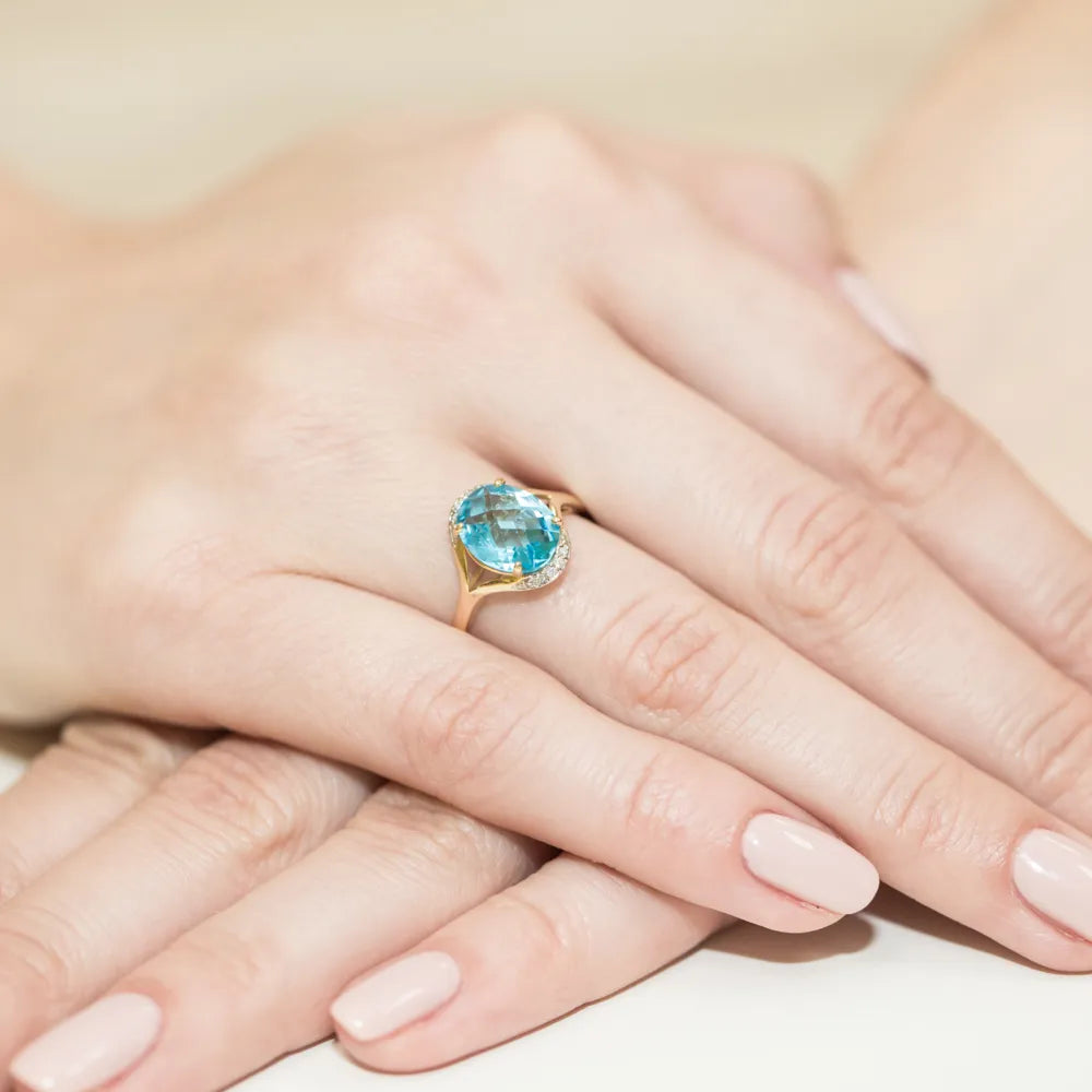 zlatý prsten s topazem 3,00 ct a diamanty 0,04 ct w0150-tob-01