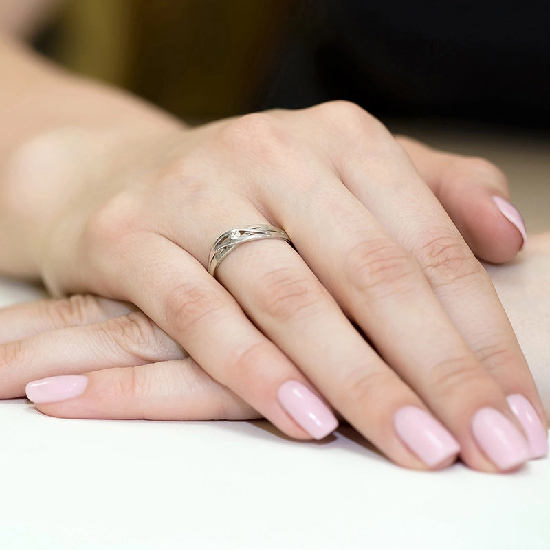Prsten z bílého zlata s 0,05ct diamantem