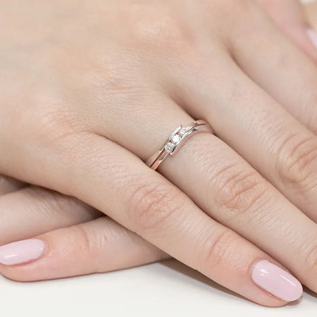 gold-ring-with-0-12ct-diamonds-w0159-diw-01