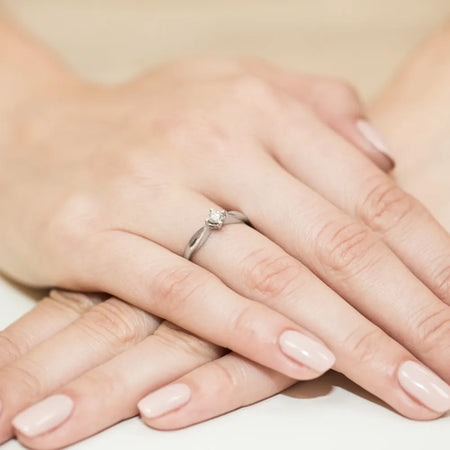 gold-ring-with-0-12ct-diamond-w0171-diw-01