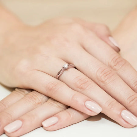 gold-ring-with-0-12ct-diamond-w0171-diw-01