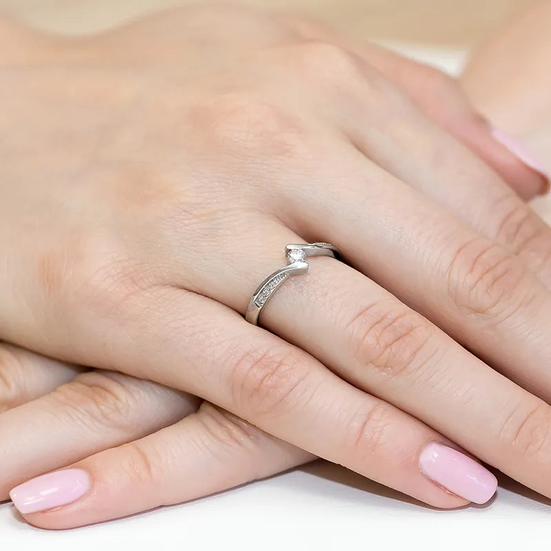 bague-en-or-avec-diamants-de-0-13ct-et-0-03ct-w0177-diw-01