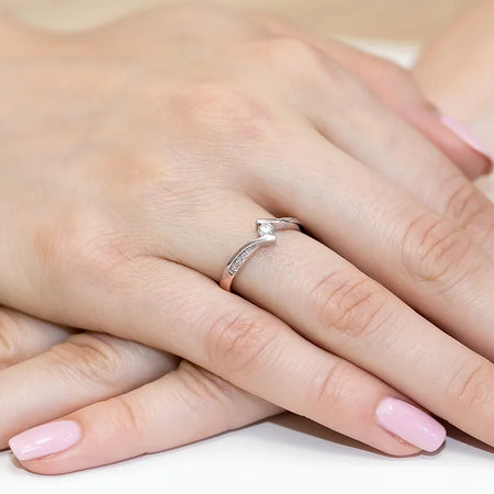 gold-ring-with-0-13ct-and-0-03ct-diamonds-w0177-diw-01