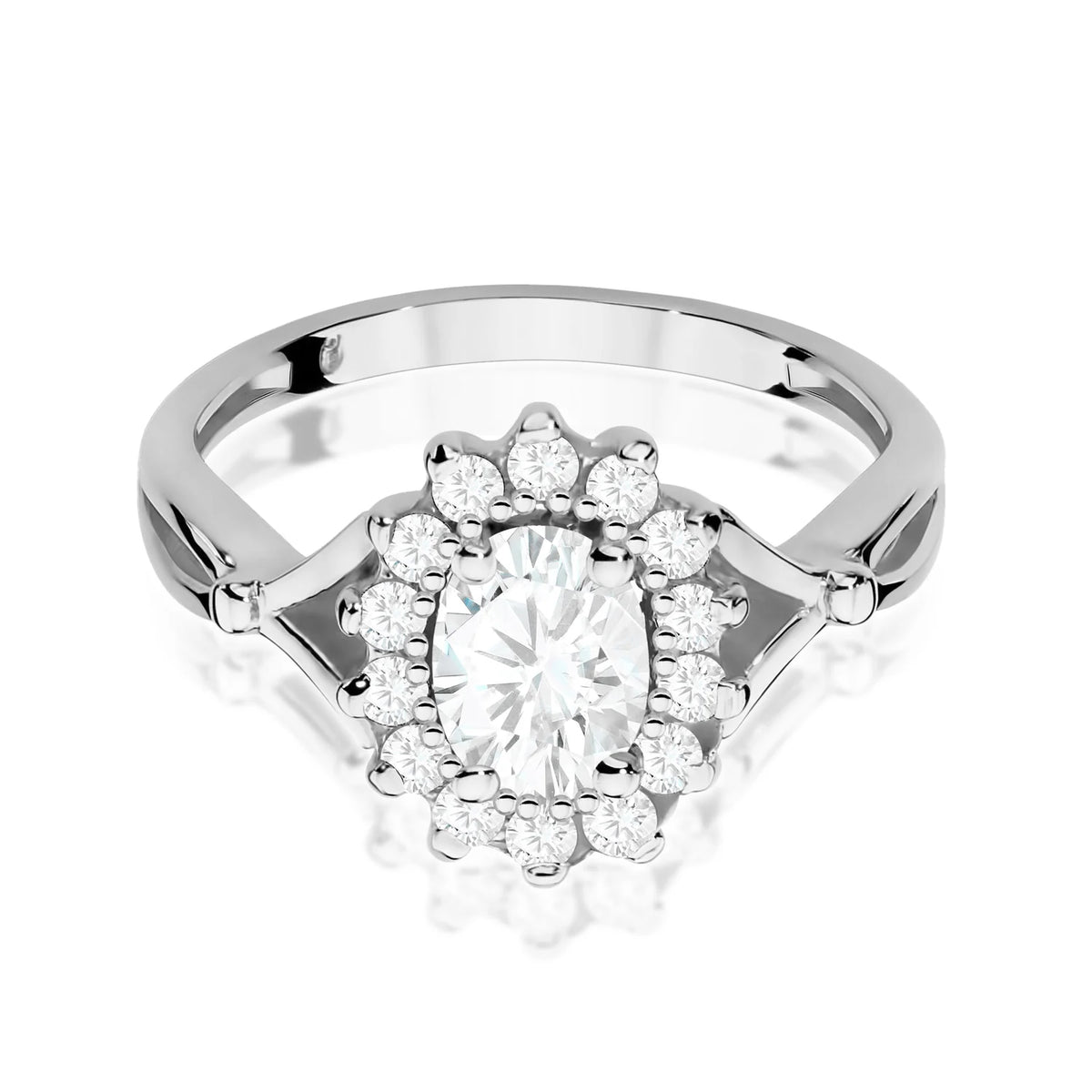 White Gold Ring with 0.70ct and 0.28ct Lab-diamonds