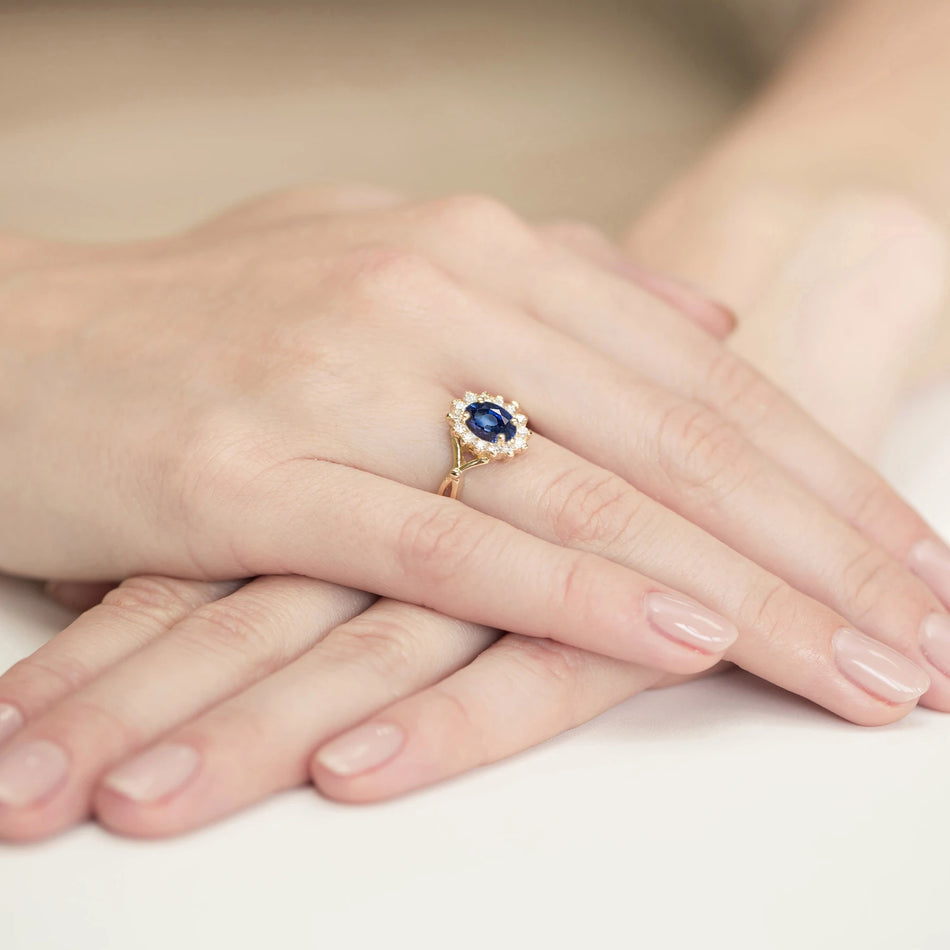Bague en or avec saphir de 0,90 ct et diamants de 0,28 ct