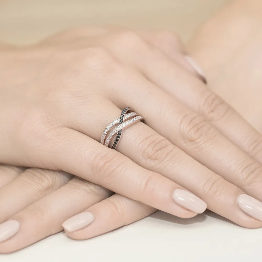 gold-ring-with-diamonds-w0215-dib-01